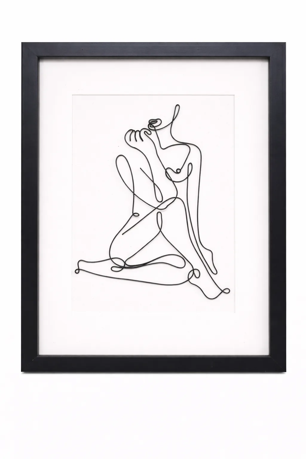 אביטראז׳ — אישה ישובה | חוטי ברזל בעבודת יד מאת אבי בן הרוש